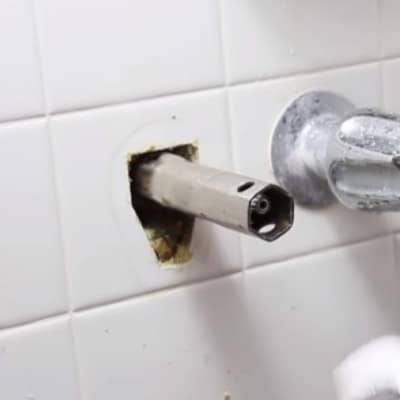 How to use the shower valve socket wrench