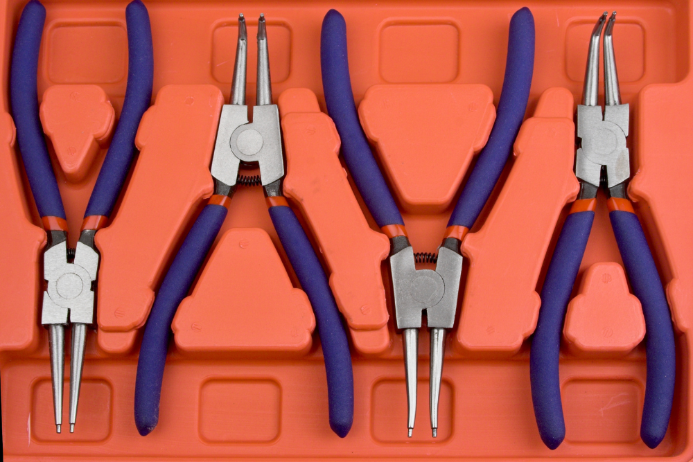 What Are The Different Types Of Circlip Pliers?